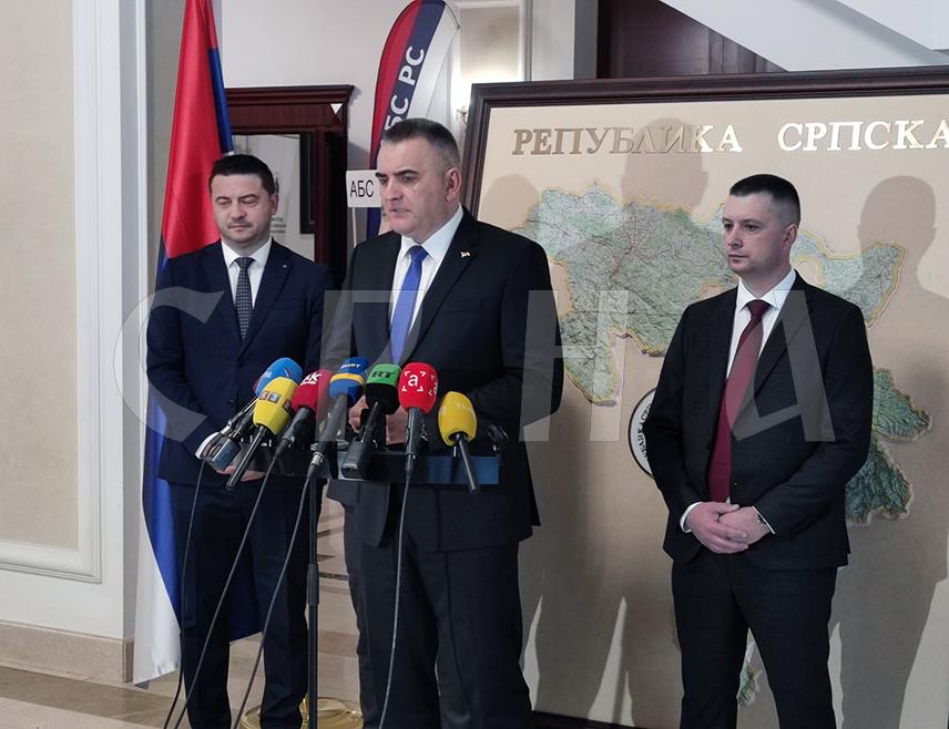 БАЊАЛУКА, 30. ОКТОБРА /СРНА/ - Предсједник Владе Републике Српске Саво Минић истакао је да је циљ одржавања Међународне конференције "Безбједност саобраћаја у локалној заједници" да се додатно и ефикасно заштите учесници у саобраћају, првенствено у локалним срединама.