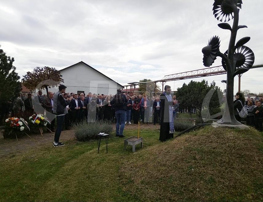 БИЈЕЉИНА, 30. ОКTОБРА /СРНА/ - Компанија "Орао" из Бијељине, која је темељ намјенске индустрије Републике Српске, обиљежила је данас 81 годину рада, уз најаву руководства да ће наставити улагања у модернизацију процеса, технологију, знање и људе.