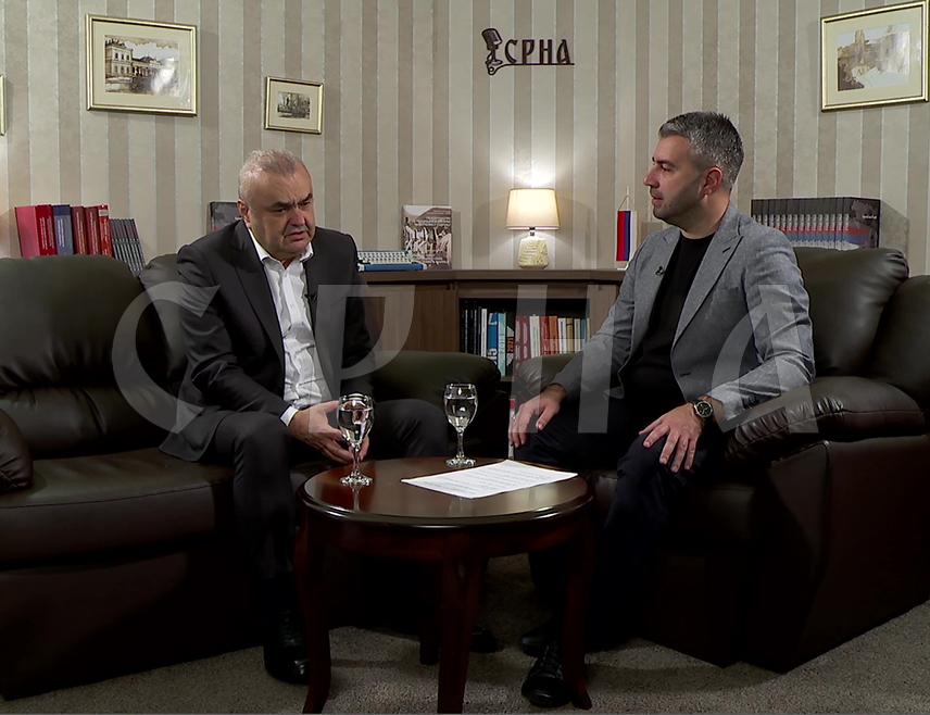 БАЊАЛУКА, 1. НОВЕМБРА /СРНА/ - Министар саобраћаја и веза Републике Српске Зоран Стевановић истакао је да је приоритет изградња ауто-пута Бањалука-Београд и да би дионица од Раче до петље Бродац, у дужини од осам километара, требало да буде завршена до септембра наредне године.