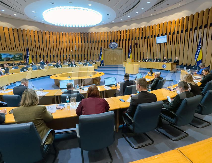 САРАЈЕВО, 31. ОКТОБРА /СРНА/ - Наставак сједнице Дома народа Парламентарне скупштине БиХ, започете 24. априла, заказан је за понедјељак, 3. новембра.