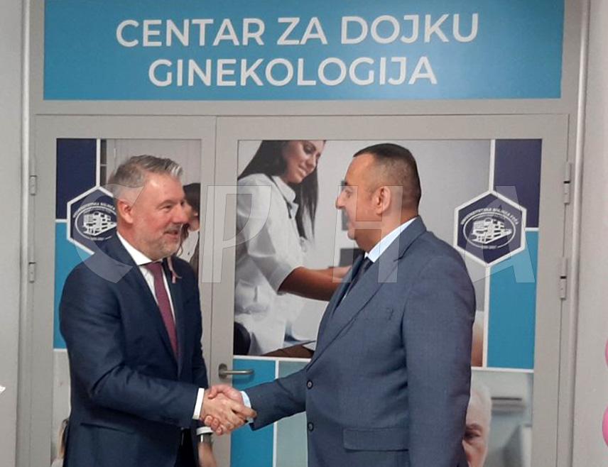 ФОЧА, 2. НОВЕМБРА /СРНА/ - Фаза један реконструкције Универзитетске болнице у Фочи је при крају, а у овој здравственој установи се надају да ће друга фаза услиједити у скорије вријеме што ће им омогућити да квалитет услуга подигну на још виши ниво.