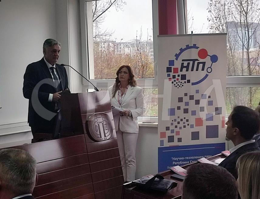 БАЊАЛУКА, 3. НОВЕМБРА /СРНА/ - Министар за научнотехнолошки развој и високо образовање Републике Српске Синиша Каран отворио је данас тродневни стартап камп "Камп ап 2025", у организацији Научно-технолошког парка Српске и том приликом поручио да је ријеч о догађају који може да буде кључан за успјех и развој младих.