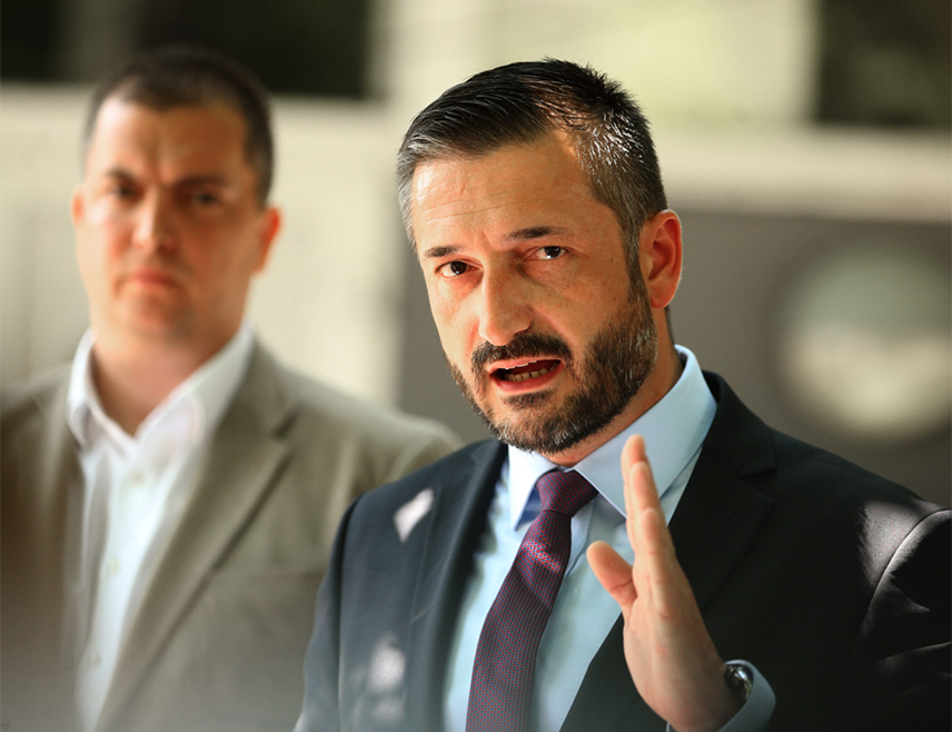 БАЊАЛУКА, 4. НОВЕМБРА /СРНА/ - Окружно јавно тужилаштво из Бањалуке позвало је предсједника Скупштине града Љубу Нинковића да у својству свједока да извјаву поводом његових тврдњи у вези са регулационим плановима у граду.