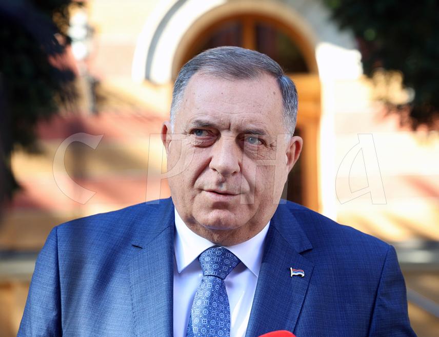 БАЊАЛУКА, 4. НОВЕМБРА /СРНА/ - Предсједник Милорад Додик рекао је да је Његовом високопреосвештенству митрополиту бањалучком Јефрему пренио, између осталог, да је Република Српска стабилна и сигурна, те да неће успјети различити покушаји њеног завађања са Србијом.