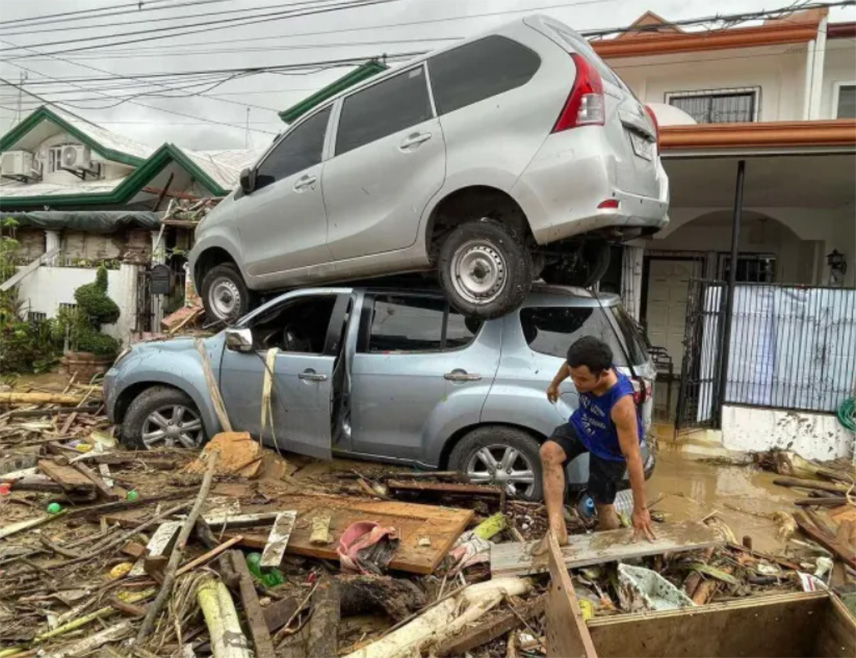 МАНИЛА, 4. НОВЕМБРА /СРНА/ - Број погинулих у покрајини Себу у налету Тајфуна на Филипинима порастао је на 39, саопштила је влада те покрајине.