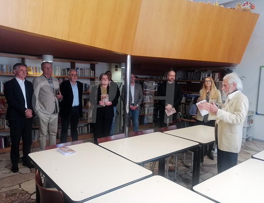 СПЛИT, 4. НОВЕМБРА /СРНА/ - У Сплиту је данас, у оквиру манифестације "Дани српске културе", отворена изложба слика "Ин магика мунди" /In magica mundi/ београдског графичара Будимира Димитријевића.