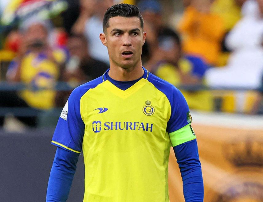 ЛИСАБОН, 5. НОВЕМБРА /СРНА-Ројтерс/ - Португалски фудбалер Кристијано Роналдо изјавио је да ће "ускоро" завршити каријеру.