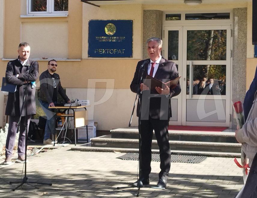 БАЊАЛУКА, 5. НОВЕМБРА /СРНА/ - Министар за научнотехнолошки развој и високо образовање Републике Српске Синиша Каран поручио је данас да је Универзитет у Бањалуци снага и окосница укупног развоја Републике Српске.