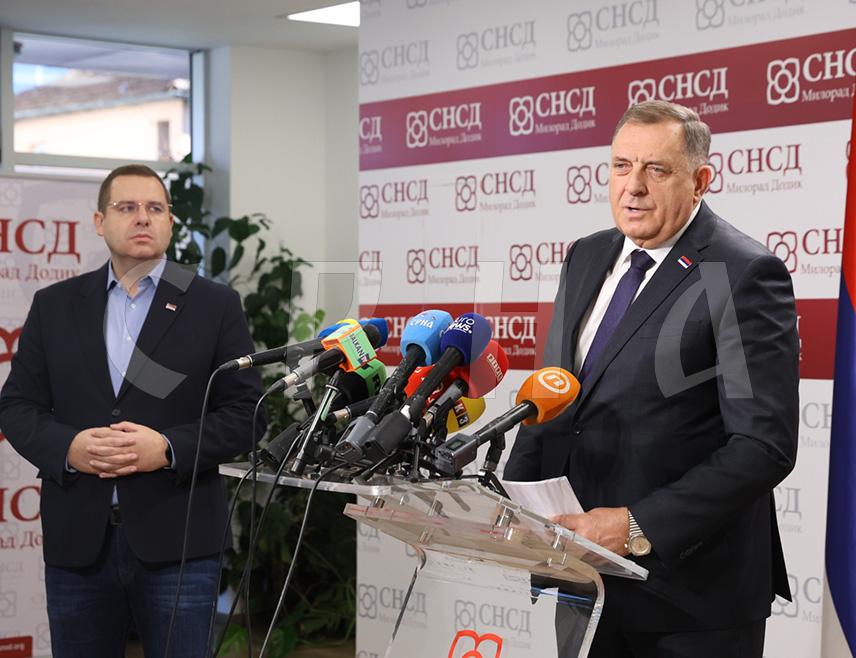 BANJA LUKA, NOVEMBER 5 /SRNA/ – SNSD President Milorad Dodik has stated that media outlets from Russia, such as Russia Today, are welcome in Republika Srpska and BiH, but noted that work permits are also decided on by Muslims, who maintain a negative narrative about Russia.
