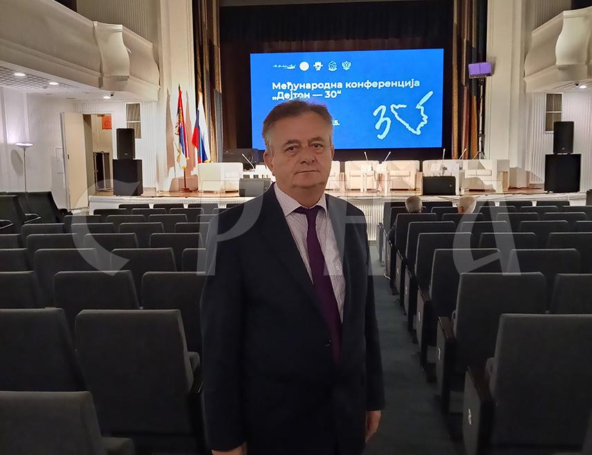 БЕОГРАД, 5. НОВЕМБРА /СРНА/ - Професор права из Републике Српске Витомир Поповић сматра да је Дејтонски споразум у БиХ још увијек одржив и да ће тако и остати ако се буду поштовали конститутивност сва три народа и равноправност два ентитета.