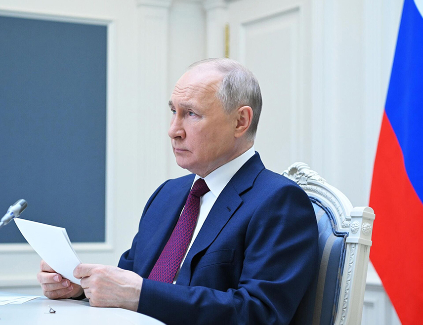 МОСКВА, 5.НОВЕМБРА /СРНА - РИА Новости/ - Руски предсједник Владимир Путин одобрио је привремени поступак за додјелу руског држављанства страним учесницима специјалних војних операција, наводи се у предсједничком декрету објављеном на званичном порталу правних информација.