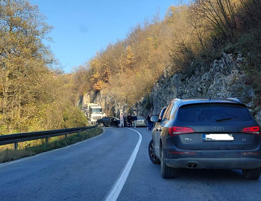 БАЊАЛУКА, 6. НОВЕМБРА /СРНА/ - Након завршеног полицијског увиђаја и уклањања возила, нормализовано је одвијање саобраћаја на магистралном путу Власеница-Милићи у мјесту Табана, саопштено је из Ауто-мото савеза Републике Српске.