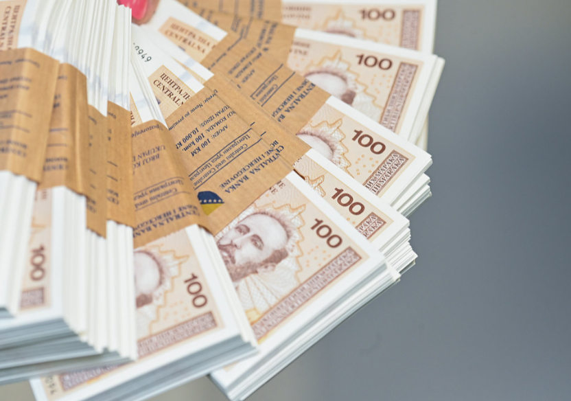 БАЊАЛУКА, 6. НОВЕМБРА /СРНА/ - У Републици Српској сутра ће бити исплаћене пензије за октобар за шта је обезбијеђено 167.000.000 КМ, саопштено је из Министарства финансија.