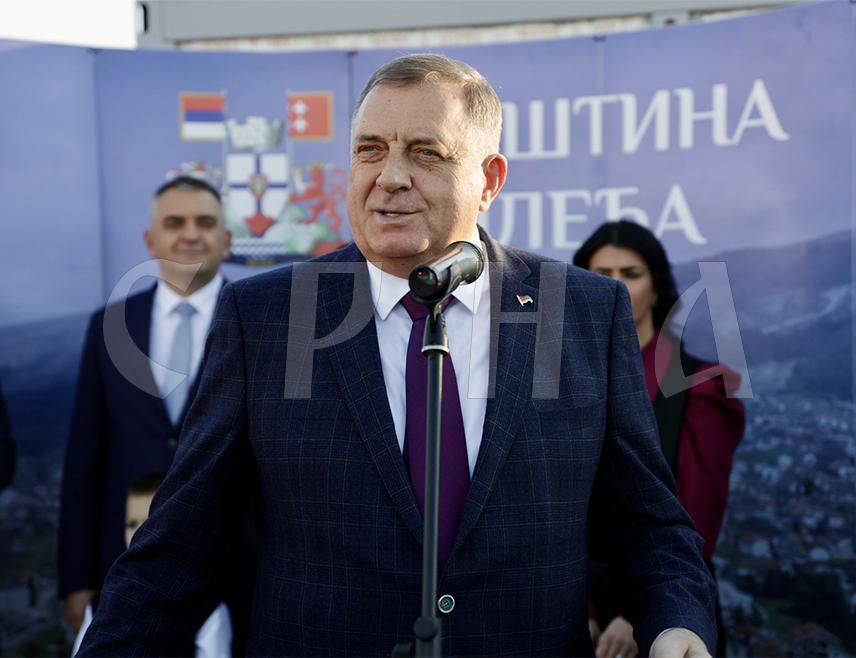BILEĆA, NOVEMBER 6 /SRNA/ – Republika Srpska President Milorad Dodik has stated today in Bileća that Republika Srpska is making sure to provide good conditions for the upbringing, education, and development of children and youth of all ages, and that Bileća will soon have sufficient kindergarten capacity for its youngest residents.