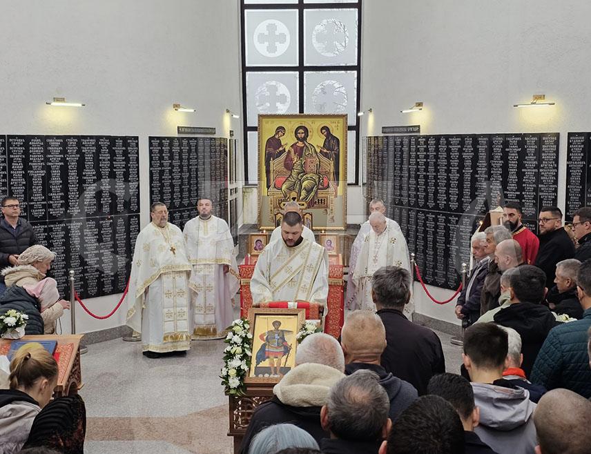 ИСТОЧНО САРАЈЕВО, 8. НОВЕМБРА /СРНА/ - Борачка организација "Илиџански борац" прославила је Митровдан - славу Борачке организације Републике Српске, у Храму Светог великомученика Димитрија у Источној Илиџи, одакле је поручено да треба чувати Републику Српску.