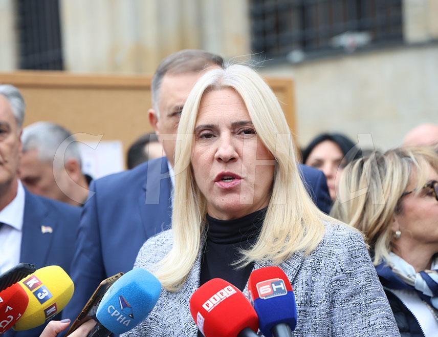 БАЊАЛУКА, 8. НОВЕМБРА /СРНА/ -  Побједом кандидата СНСД-а за предсједника Републике Српске Синише Карана одбранићемо народну вољу, а поразити стране колонизаторе, чак и по њиховим накарадним правилима, поручила је потпредсједник ове партије Жељка Цвијановић.