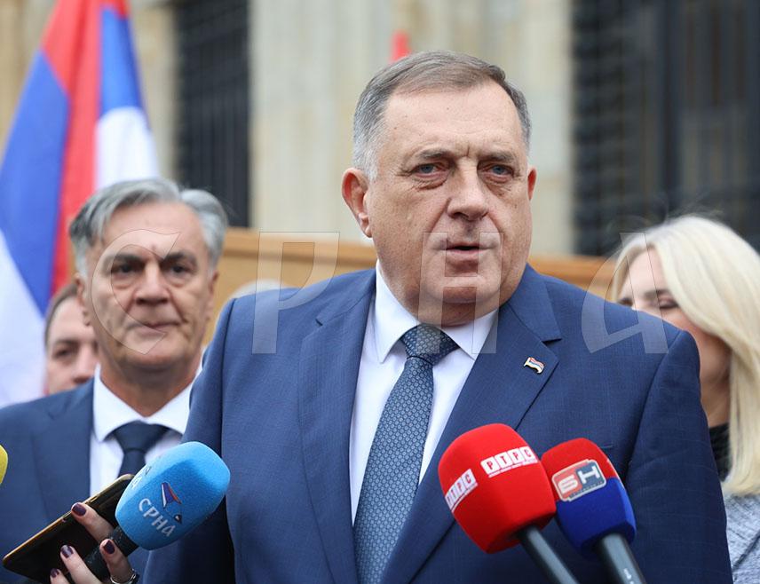 BANJA LUKA, November 8 /SRNA/ - SNSD President Milorad Dodik has called on the citizens of Republika Srpska to take part in the elections and vote for Siniša Karan, in order to once again demonstrate that SNSD is a victorious, state-building party of freedom.