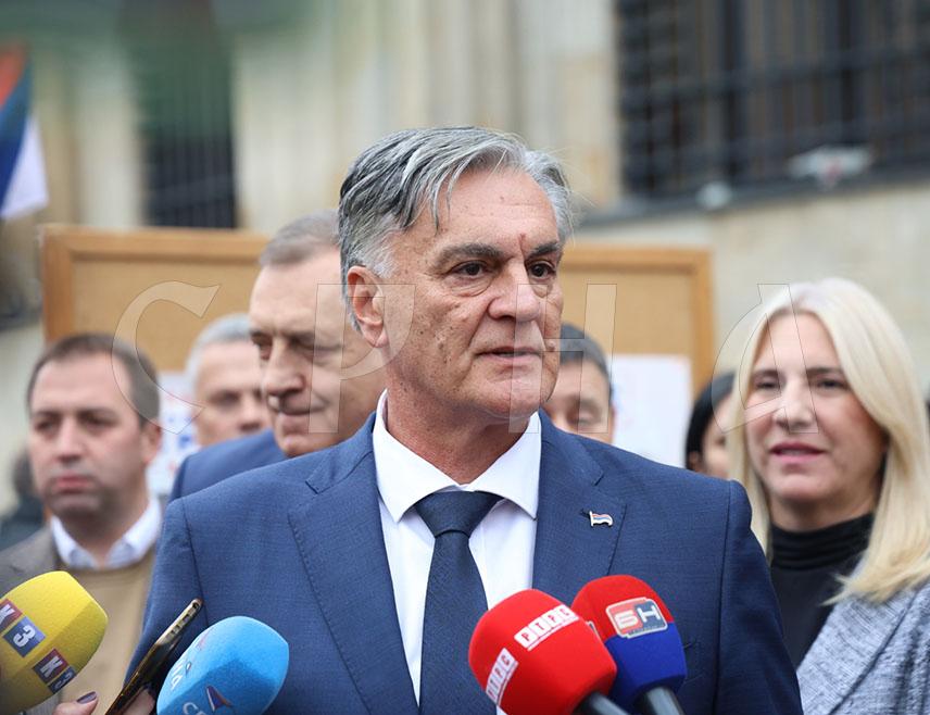 БАЊАЛУКА, 8. НОВЕМБРА /СРНА/ - Кандидат СНСД-а за предсједника Републике Српске Синиша Каран поручио је да ће пријевремени избори, иако наметнути, бити поновна потврда народне воље и показати да само народ може одређивати ко је његов предсједник.