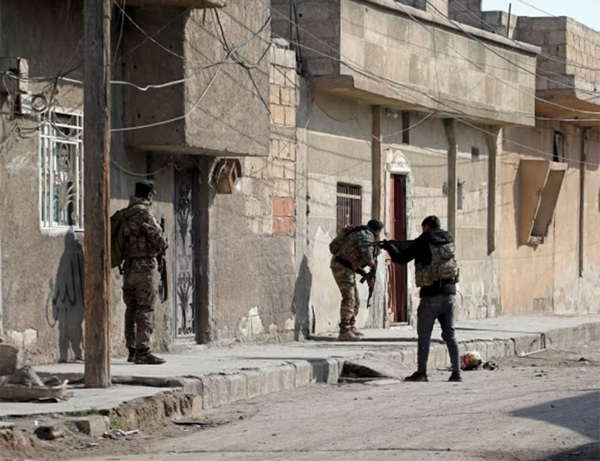 ДАМАСК, 8. НОВЕМБРА /СРНА-Ројтерс/ - Сиријске безбједносне снаге извршиле су превентивне операције широм земље против ћелија Исламске државе и ухапсила 71 особу, речено је у Министарству унутрашњих послова.