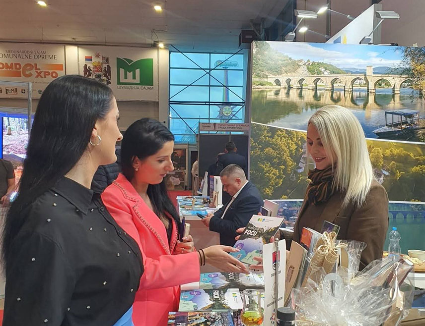 КРАГУЈЕВАЦ, 9. НОВЕМБРА /СРНА/ - Туристичка понуда Републике Српске изазвала је велико интересовање на тродневном 16. Међународном сајму туризма и сеоског туризма у Крагујевцу, речено је Срни у Туристичкој организацији Српске.