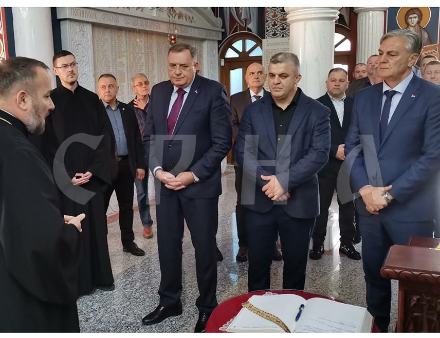 ДОДИК И КАРАН ОДАЛИ ПОЧАСТ ПОГИНУЛИМ СРПСКИМ БОРЦИМА