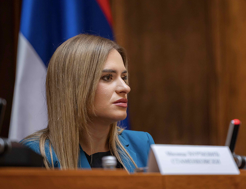 БЕОГРАД, 9. НОВЕМБРА /СРНА/ - Министар за рад запошљавање, борачка и социјална питања Србије Милица Ђурђевић Стаменковски рекла је да Срби у Хрватској трпе стравичан терор само зато јер се нису одрекли идентитета и да све оно што се дешава у посљедње вријеме представља покушај повампирења нацизма, фашизма и усташтва.