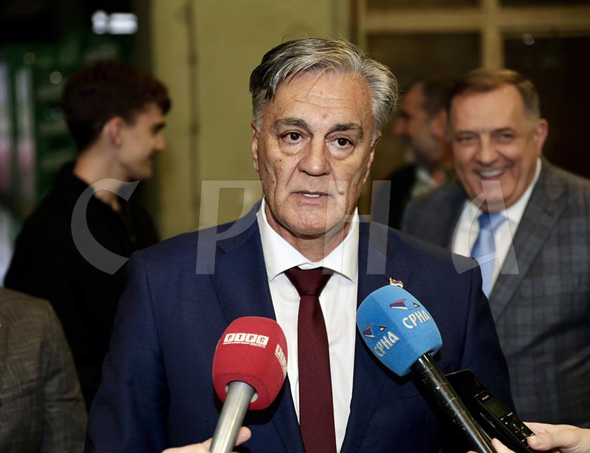 ROGATICA, NOVEMBER 10 /SRNA/ – The Minister for Scientific and Technological Development and Higher Education of Republika Srpska, Siniša Karan, has stated today in Rogatica that supporting economic progress is the essence of education.