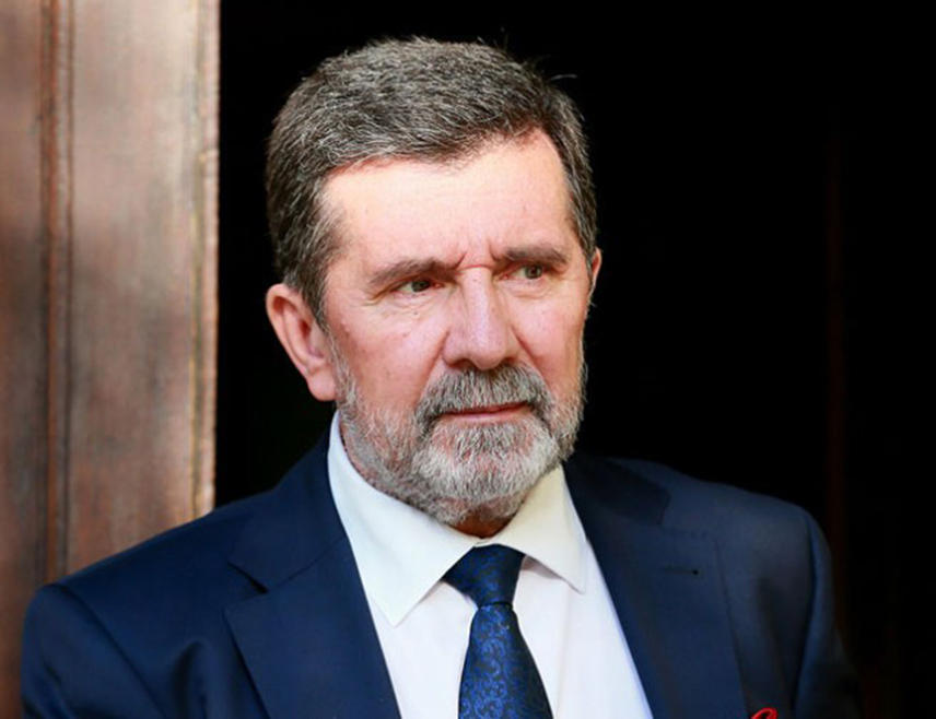 БЕОГРАД, 12. НОВЕМБРА /СРНА/ - Академик Славенко Терзић изјавио је Срни да је Дејтонски споразум прије 30 година дјелимично признао резултате борбе српског народа за идентитет и самосталност у БиХ, али и показао нешто што је постала пракса у међународним односима – да западне силе потписују уговоре за које већ тада знају да их неће поштовати.