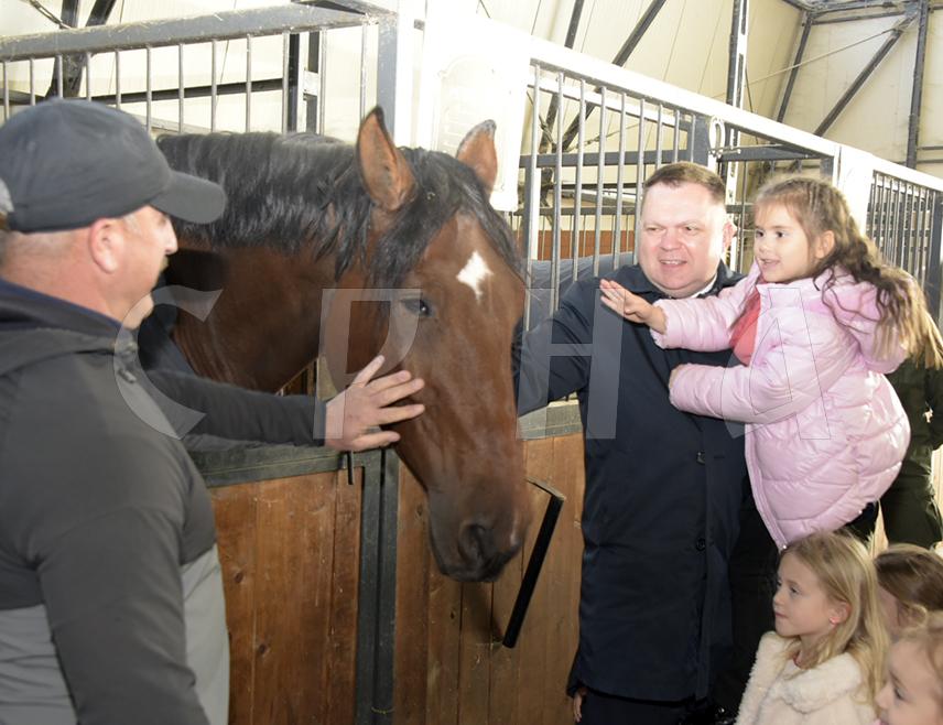 БАЊАЛУКА, 11. НОВЕМБРА /СРНА/ - Министар унутрашњих послова Републике Српске Жељко Будимир поручио је да јавна безбједност тражи константна улагања, што Влада Републике Српске и ради, те МУП Српске може да се похвали Центром за обуку какав не постоји у региону.