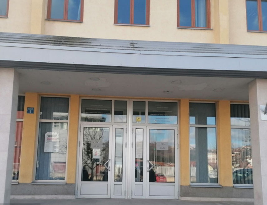 ИСТОЧНО САРАЈЕВО, 11. НОВЕМБРА/СРНА/ – Доктор Славица Кречар данас је током суђења Милошу Абазовићу, који је 9. марта 2024. године изазвао саобраћајну несрећу у којој је погинуо новинар Горан Маунага, потврдила да је оптужени у тренутку несреће био у стању тешког пијанства, односно да је имао 2,18 промила алкохола у крви.