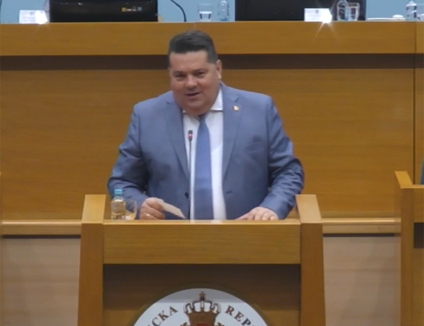 БАЊАЛУКА, 11. НОВЕМБРА /СРНА/ - Предсједник Народне скупштине Републике Српске Ненад Стевандић изјавио је да је изградња путног правца Фоча-Шћепан Поље приоритет због учесталих саобраћајних незгода.