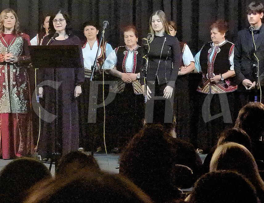 ДОБОЈ, 12. НОВЕМБРА /СРНА/ - Сопран Милица Досковић из Зрењанина одржала је у Добоју солистички концерт родољубиве, духовне и етно пјесме чији текст потписује пјесникиња Рада Јањушић из овог града.