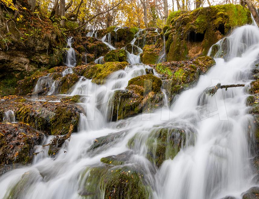 БИЈЕЉИНА, 12. НОВЕМБРА /СРНА/ - У Републици Српској и Федерацији БиХ /ФБиХ/ данас ће бити претежно сунчано и још топлије уз пролазну малу до умјерену облачност, у мјестима гдје се магла буде дуже задржала биће свјежије.