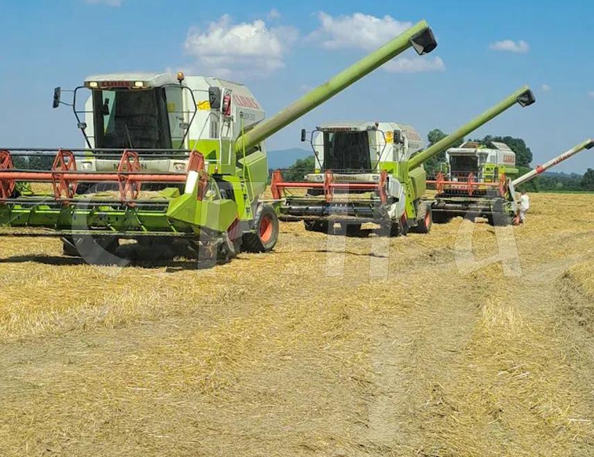 СРБАЦ, 16. НОВЕМБРА /СРНА/ - Пољопривредно предузеће "Вив агро" из Српца већ 15 година успјешним пословањем доказује да домаћа производња и породична посвећеност могу бити снажан темељ развоја пољопривреде у Републици Српској.