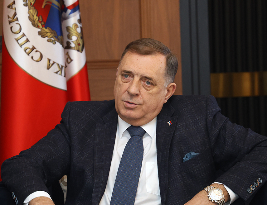 BELGRADE, NOVEMBER 12 /SRNA/ – The EU must tell Republika Srpska whether what Christian Schmidt is doing represents part of Europe's legal heritage, said SNSD Leader Milorad Dodik.