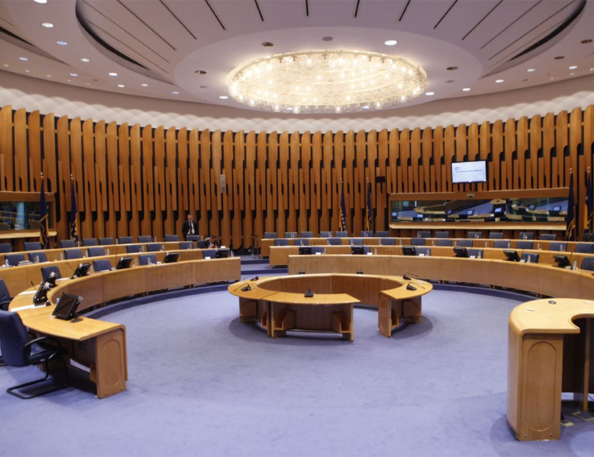 САРАЈЕВО, 14. НОВЕМБРА /СРНА/ - За данас је заказана хитна сједница Дома народа Парламентарне скупштине БиХ, на чијем дневном реду је више приједлога закона које је у парламентарну процедуру доставио Савјет министара, а који носе ознаку усклађености са законодавством ЕУ.