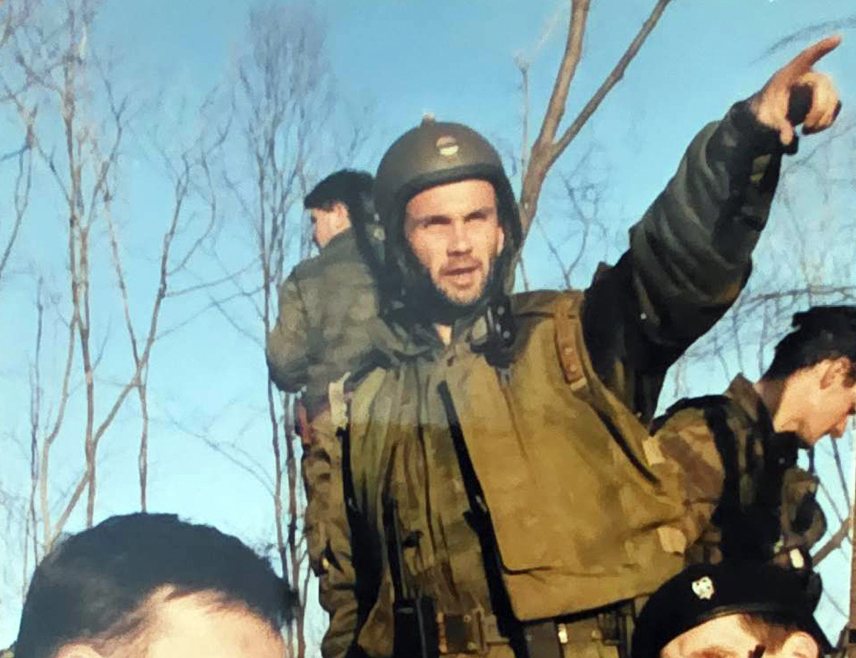 БИЈЕЉИНА, 13. НОВЕМБРА /СРНА/ - У Бијељини ће сутра премијерно бити приказан документарни филм "Командант Сара - најмлађи генерал полиције Српске", аутора Љубише Милутиновића.