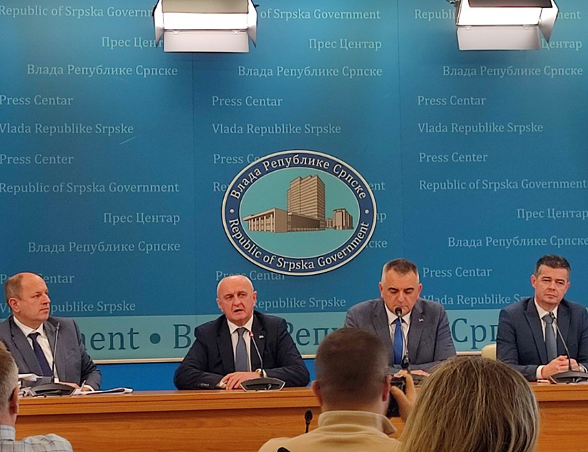 БАЊАЛУКА, 13. НОВЕМБРА /СРНА/ - Предсједник Владе Републике Српске Саво Минић изјавио је данас да је нужно уредити систем електропривреде кроз смањење трошкова и већу контролу рада.