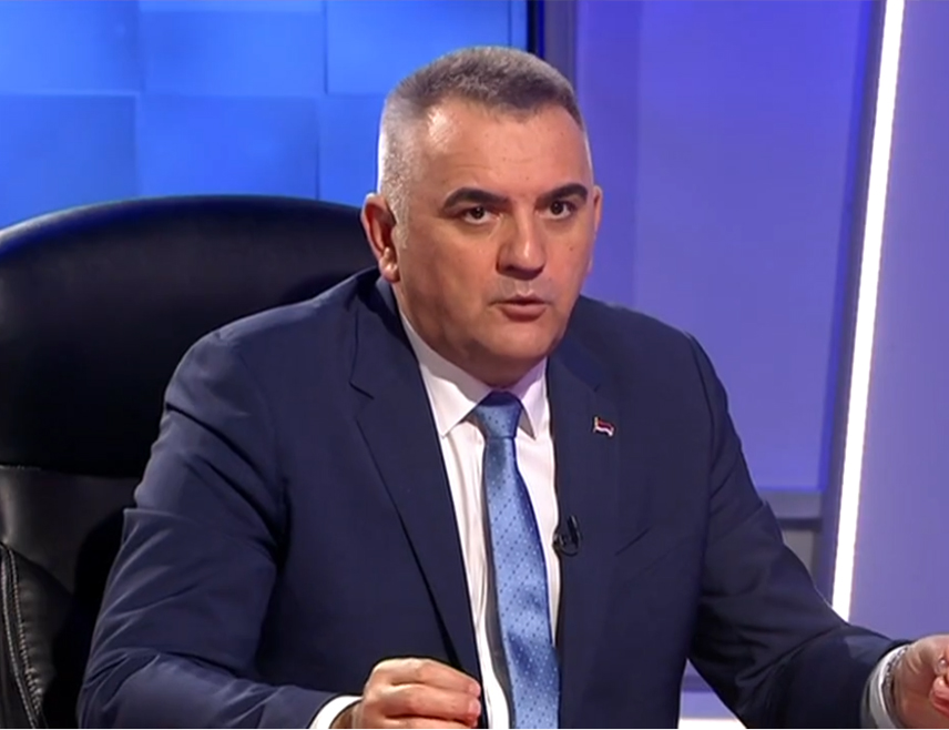 БАЊАЛУКА, 13. НОВЕМБРА /СРНА/ - Предсједник Владе Републике Српске Саво Минић рекао је да је предузеће Рудник и термоелектрана /РиТЕ/ "Угљевик" испунило 95 одсто финансијских обавеза из уговора са адвокатском канцеларијом Стевановић и оцијенио да је подошење приједлога за отварање стечајног поступка од ове канцеларије "максимално неозбиљно и подло".