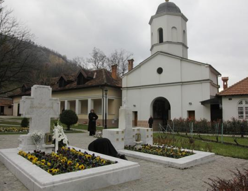 БЕОГРАД, 15. НОВЕМБРА /СРНА/ - У манастиру Раковица код Београда данас ће бити служени литургија и помен поводом 16 година од упокојења патријарха српског Павла.