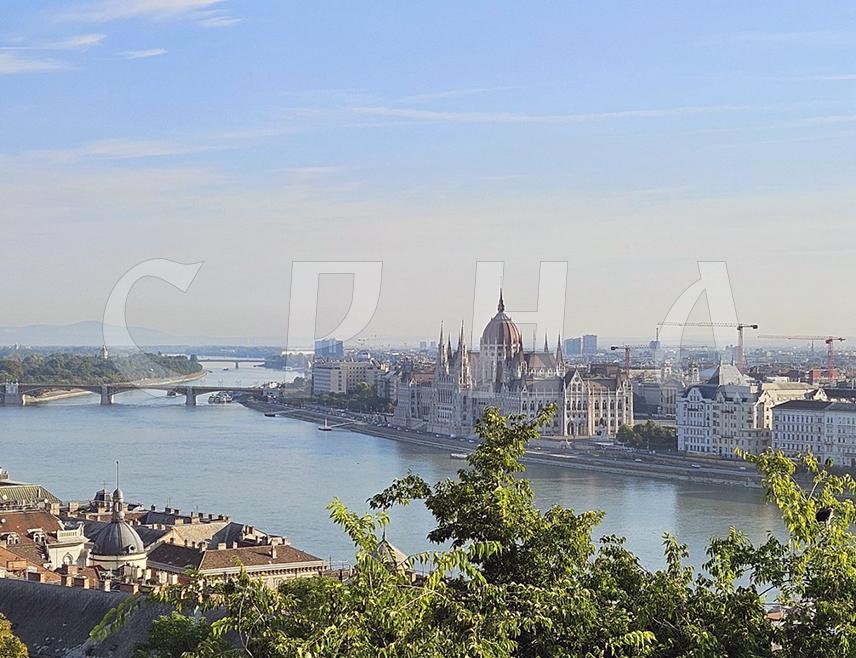 БУДИМПЕШТА, 14. НОВЕМБРА /СРНА/ - Мађарска неће спровести договор о миграцији, упркос чињеници да га је Брисел активирао, изјавио је главни савјетник мађарског премијера за унутрашњу безбједност Гјерги Баконди.