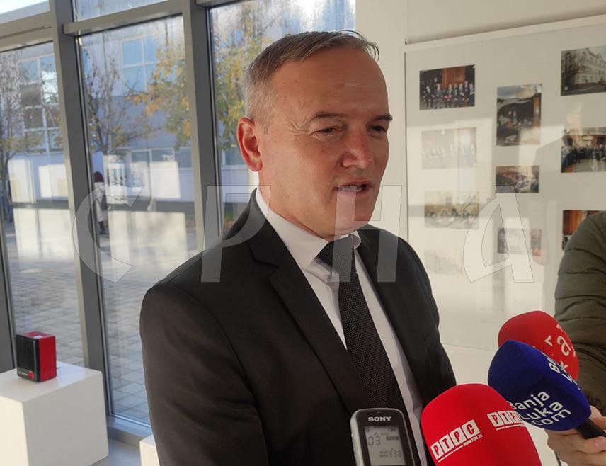 БАЊАЛУКА, 14. НОВЕМБРА /СРНА/ - Помоћник министра за научнотехнолошки развој и високо образовање Републике Српске Зоран Бјелајац истакао је да ће бити настављена снажна подршка научноистраживачкој структури, поготово у областима које доприносе развоју републичке економије и привреде.