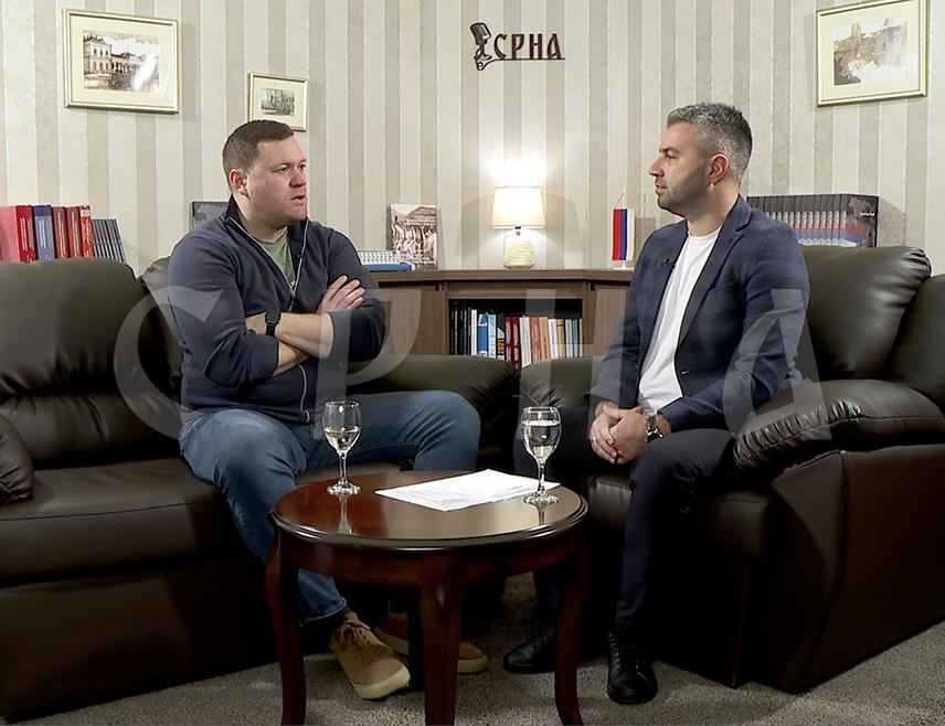 БАЊАЛУКА, 14. НОВЕМБРА /СРНА/ - Политиколог Војислав Савић изјавио је Срни да су пријевремени избори у Републици Српској нужно зло и посљедњи чин представе коју су режирали Кристијан Шмит и бивши амбасадор САД Мајкл Марфи.