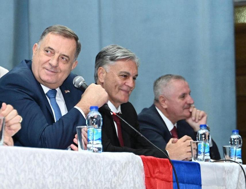 ВЛАСЕНИЦА, 14. НОВЕМБРА /СРНА/ - Предсједник СНСД-а Милорад Додик изјавио је да је Влесеница мјесто будућности Републике Српске, захваљујући пројектима од Ски-центра "Игришта" и нове шестосједне жичаре па до великих улагања у туризам.