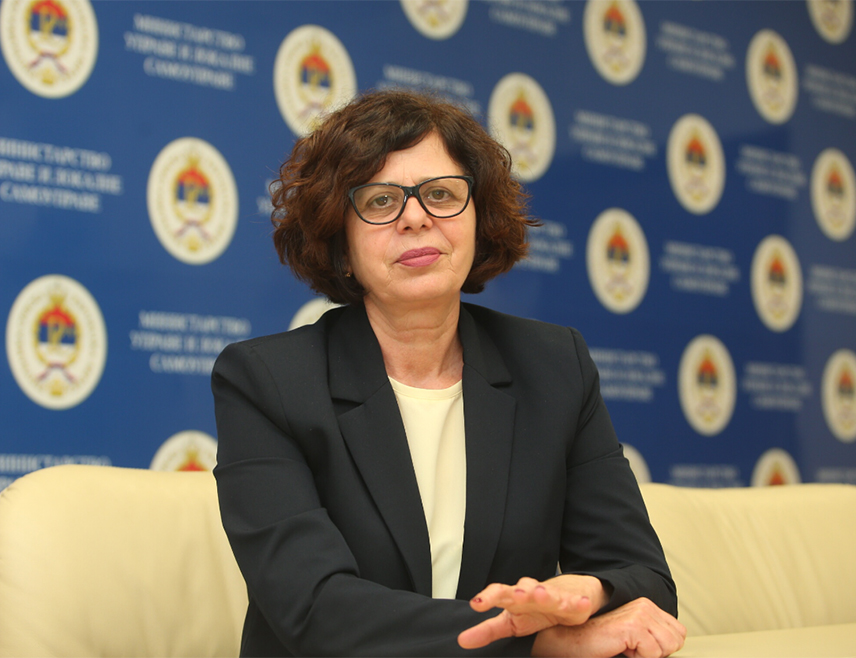 БАЊАЛУКА, 16. НОВЕМБРА /СРНА/ - Министар управе и локалне самоуправе Републике Српске Сенка Јујић посјетиће сутра општине Купрес, Шипово и Језеро.