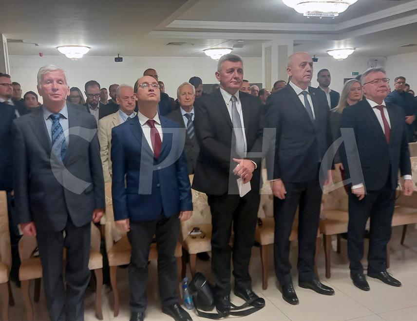 ИСТОЧНО САРАЈЕВО, 14. НОВЕМБРА /СРНА/ - У Источном Сарајеву вечерас је одржана свечана академија поводом Дана и крсне славе Института историјских наука Универзитета у овом граду и отворена међународна научна конференција "30 година Дејтонског мировног споразума: поуке прошлости и изазови садашњости".