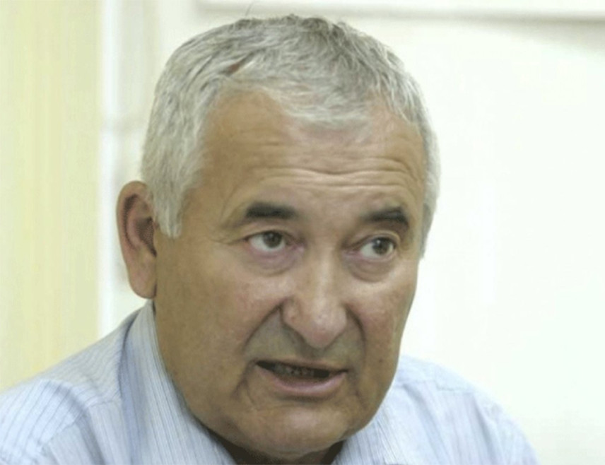 ДРВАР, 17. НОВЕМБРА /СРНА/ – Кандидат СНСД-а за предсједника Републике Српске Синиша Каран остаје одан интересима Српске и српског народа гд‌је год живио, због чега је важно да му Срби у Републици Српској, Федерацији БиХ /ФБиХ/ и дијаспори пруже подршку, сматра предсједник Завичајних социјалдемократа Миле Марчета.