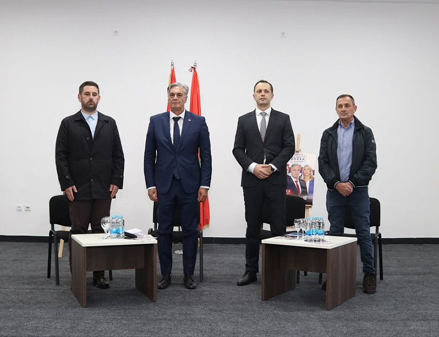 РИБНИК, 17. НОВЕМБРА /СРНА/ - Кандидат СНСД-а за предсједника Републике Српске Синиша Каран рекао је да је 23. новембра плебисцит када Република Српска треба да каже своје јасно "не" туђем наметању и "да" путу слободе, уставности и развоја.