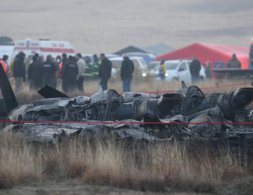 АНКАРА,  17.НОВЕМБРА /СРНА/ - Турски министар одбране Јашар Гулер изјавио је  да ће бити потребно најмање два мјесеца да се анализира црна кутија и да се дође до првих резултата истраге пада турског теретног авиона који се срушио у Грузији.