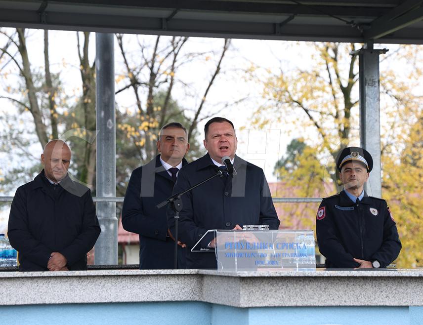 BANJA LUKA, NOVEMBER 18 /SRNA/ – Minister of Internal Affairs of Republika Srpska Željko Budimir stated that Republika Srpska allocates substantial funds for security, which is why the Ministry of Internal Affairs /MoI/ expects maximum dedication from its officers, as they are responsible for the safety of all peoples in Srpska.